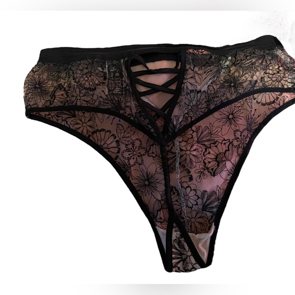 Black lace and rhinestone bra semi sheer lightly lined Victorias Secret - Picture 9 of 11